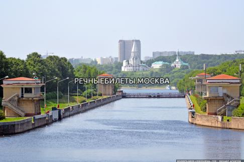 Речной круиз по Югу Москвы от причала "Марьино" с остановкой у парка "Коломенское"