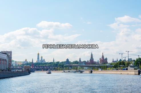 Речная прогулка по Москве-реке с фейерверком в День Речника на комфортабельном теплоходе