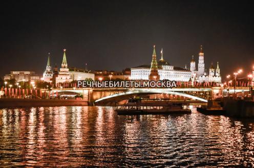 Салют в День России на новом панорамном VIP теплоходе "Благодать" с гала-ужином