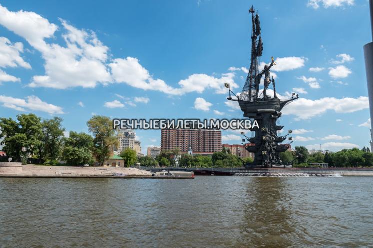 Прогулка по Москве-реке с просмотром салюта в День Победы