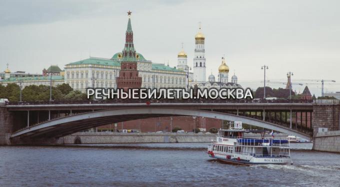 Москва днем и Москва вечером (фото)